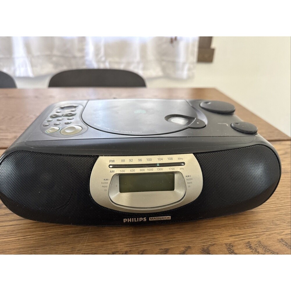 Philips Magnavox AJ 3925/17 Compact Disc Clock Radio With CD & Alarm Black Works